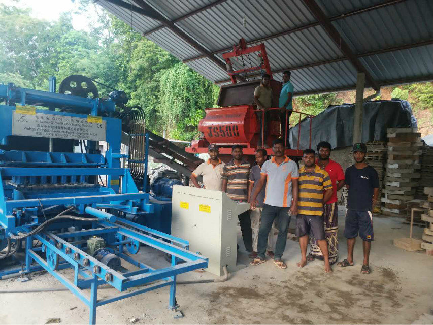 QTY4-15 block machine in Sri Lanka (4)