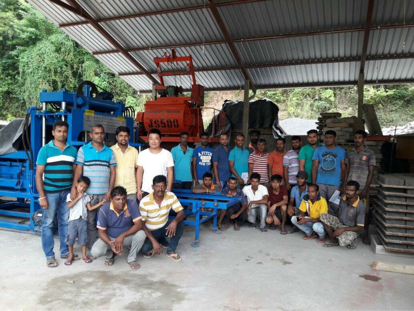 Sri Lanka customer's 4-15 machine arrived, ZCJK Engineer help installation to run block making machine.