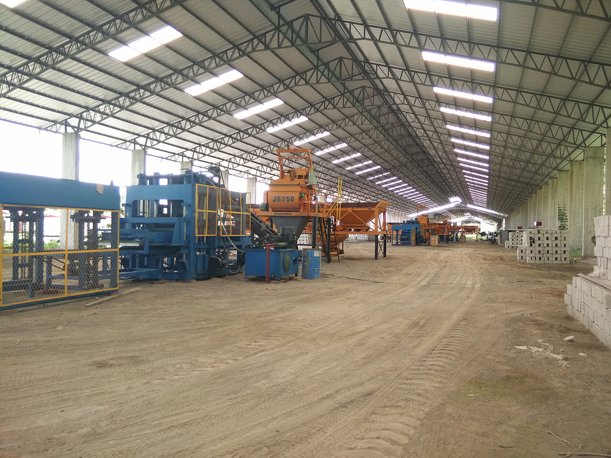 QTY9-18 Hydraulic Fully Automatic Block Making Machine Line in Ecuador