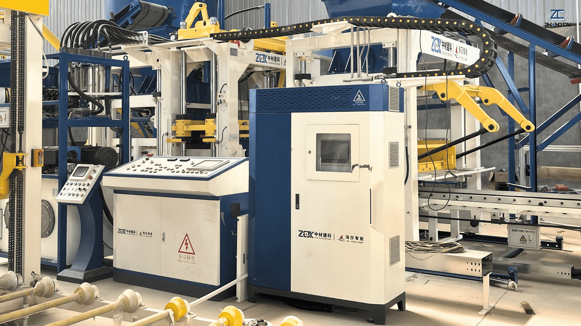 ZCJK PLC touch screen panel monitoring concrete block machine production and operating parameters.png