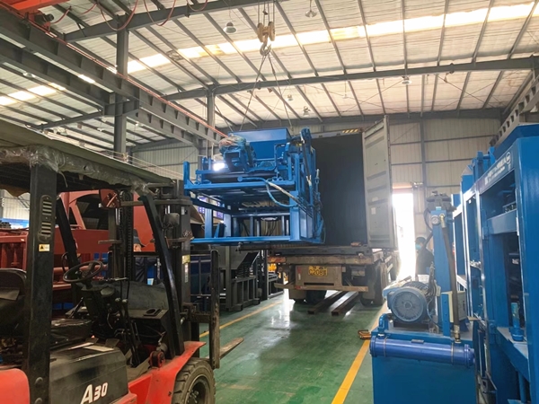 BLOCK MAKING MACHINE