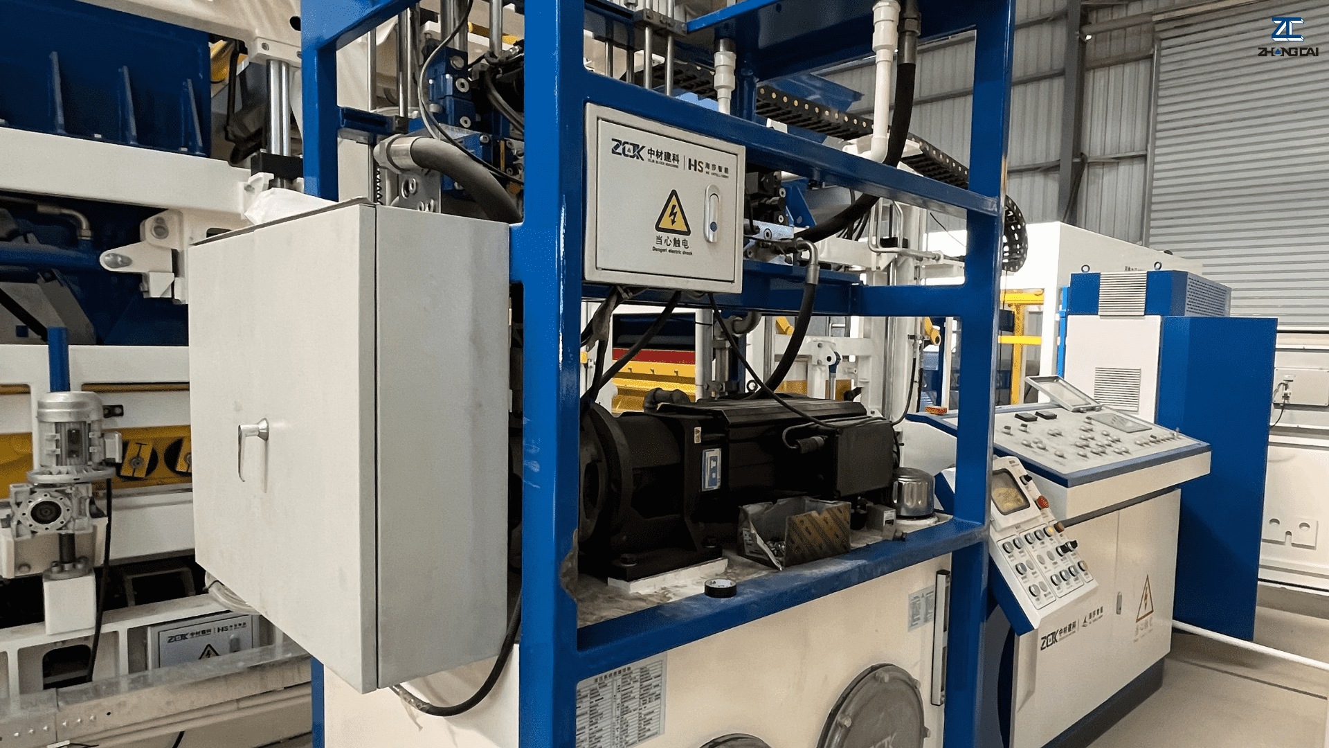 Hydraulic system inspection and oil maintenance for a concrete block making machine.png