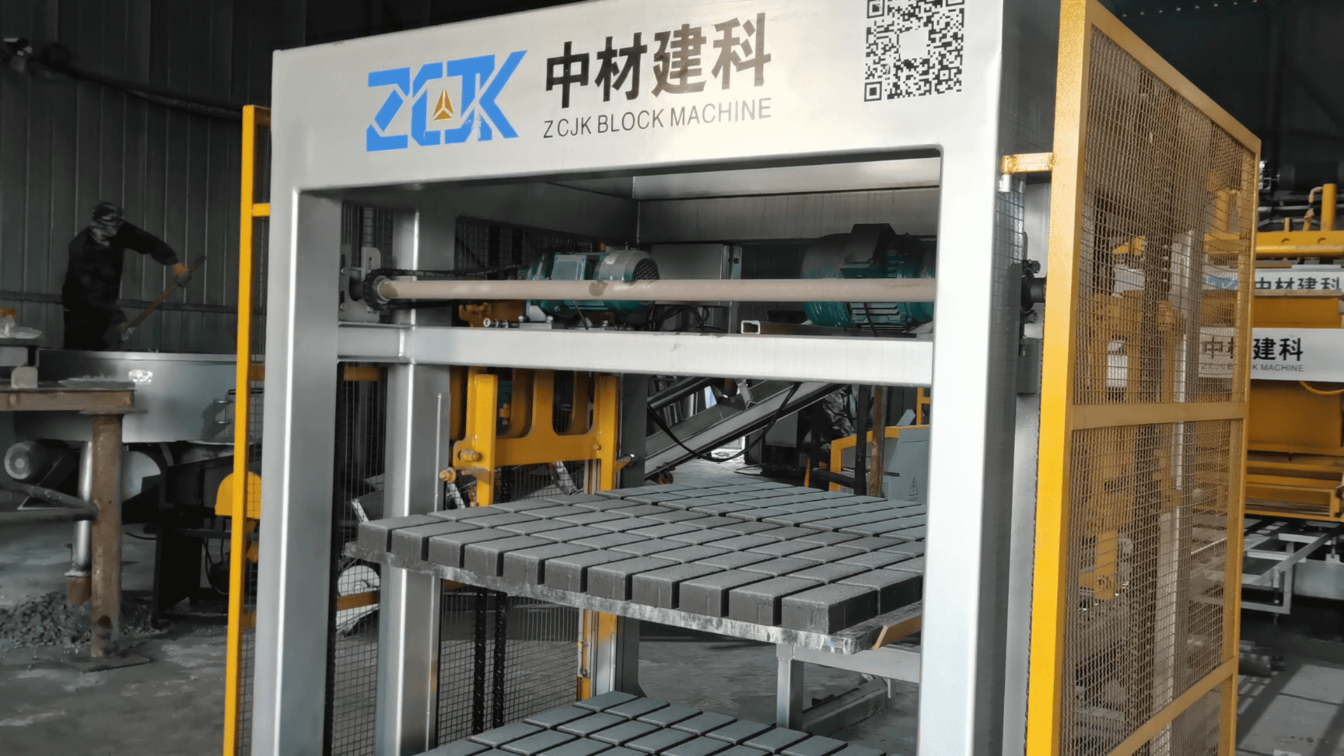 concrete block machine pallet used in automatic block production line.png